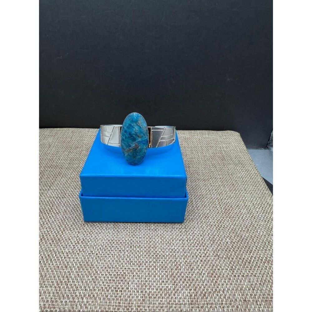 Jay King Mine Finds Sterling Silver Cuff Bracelet Large Oval Blue Apatite/New - Picture 2 of 7